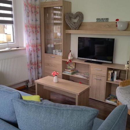 Helenes Ferienwohnung Auf Dem Bauernhof - Lausitzer Seenland Lauta Exteriör bild